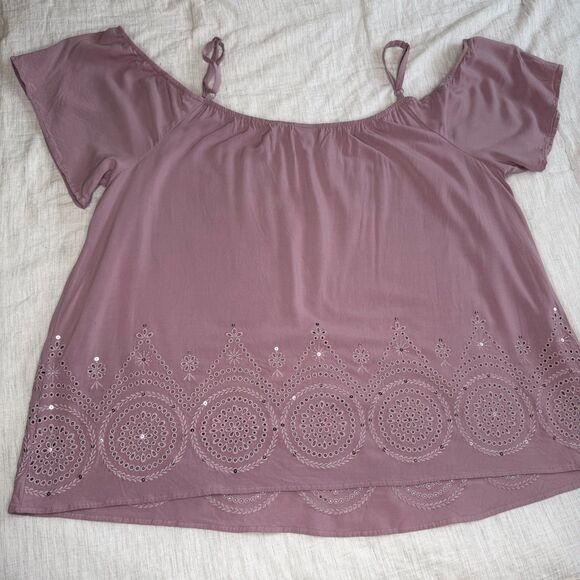 TORRID Women's Challis Eyelet Border Cold Shoulder Blouse Elderberry Size 4X - Picture 16 of 16